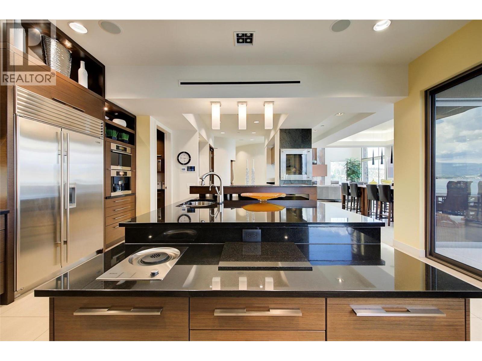 901 Westside Road S Unit# 6, West Kelowna