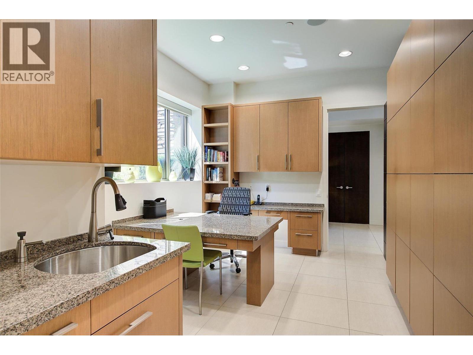 901 Westside Road S Unit# 6, West Kelowna