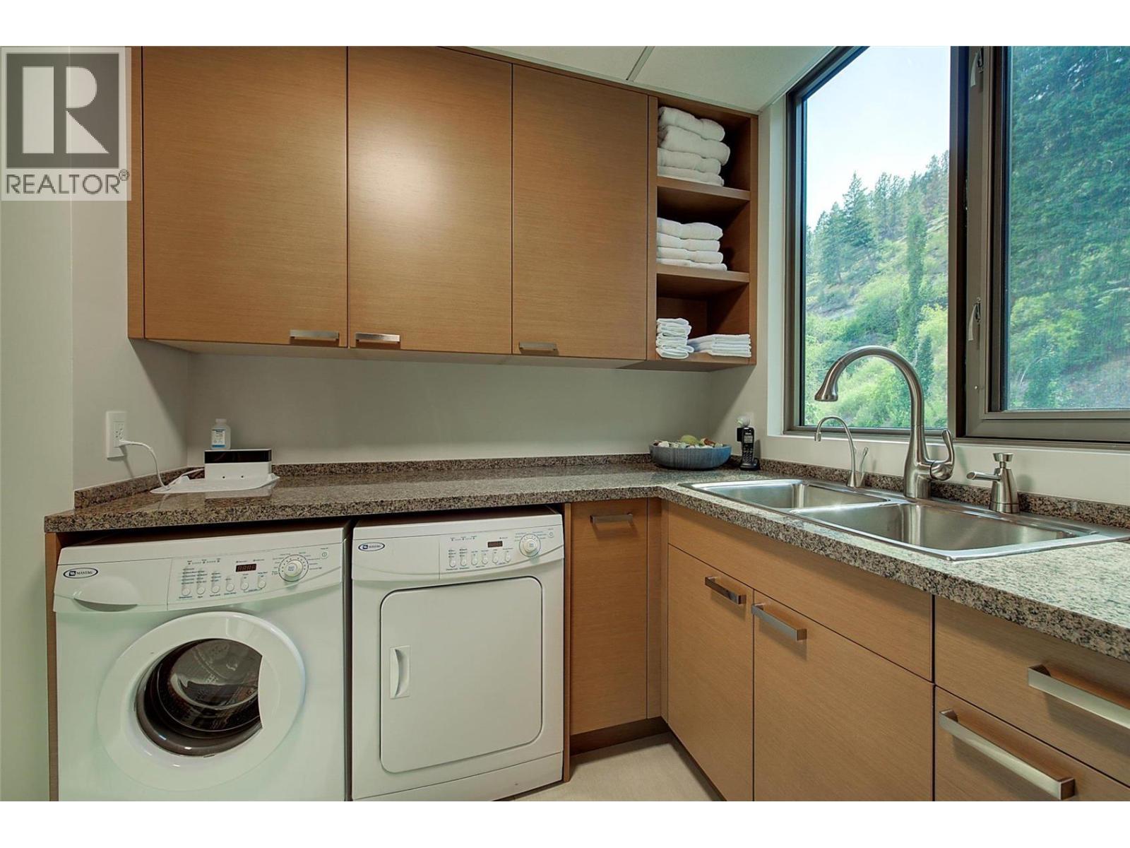 901 Westside Road S Unit# 6, West Kelowna