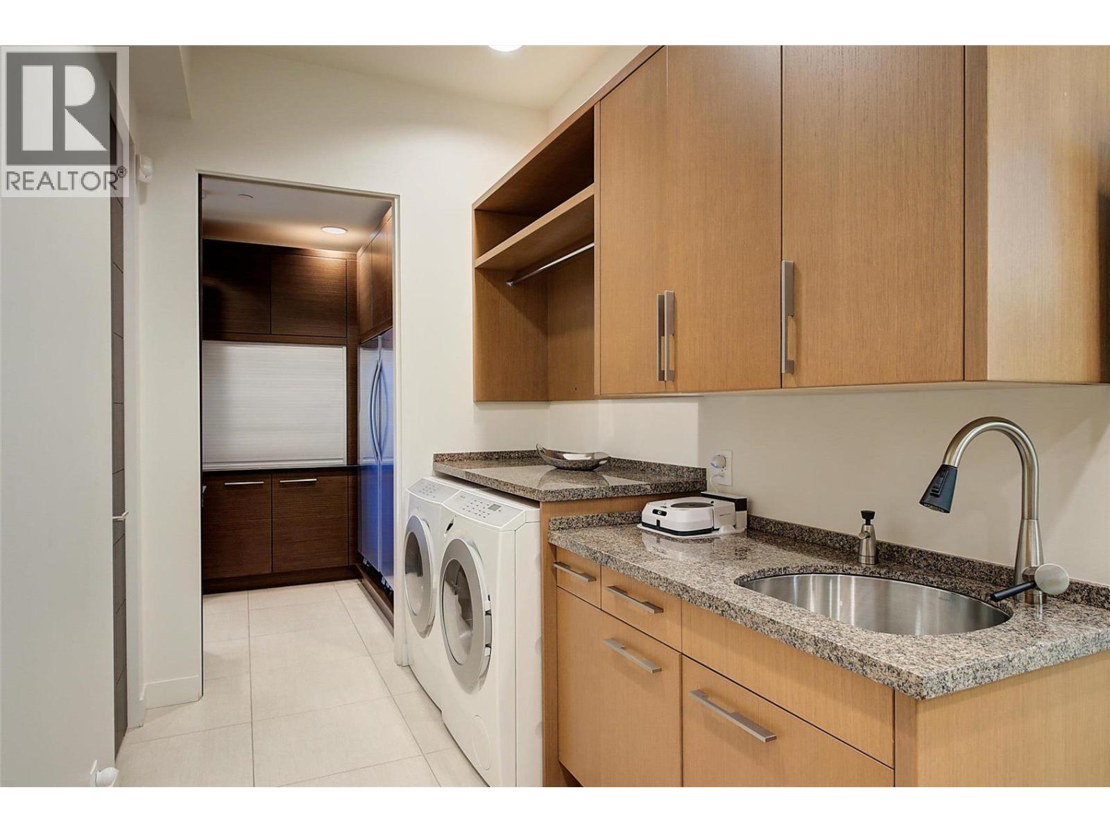 901 Westside Road S Unit# 6, West Kelowna