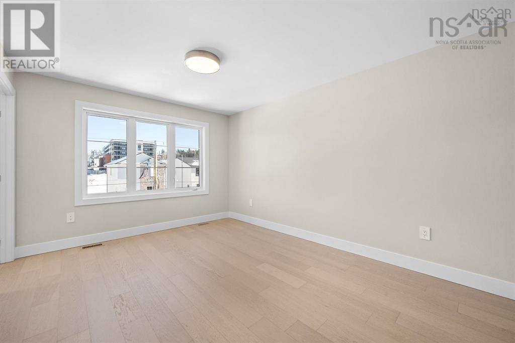 Property 3 of 45 of 5 Pearlgarden Close