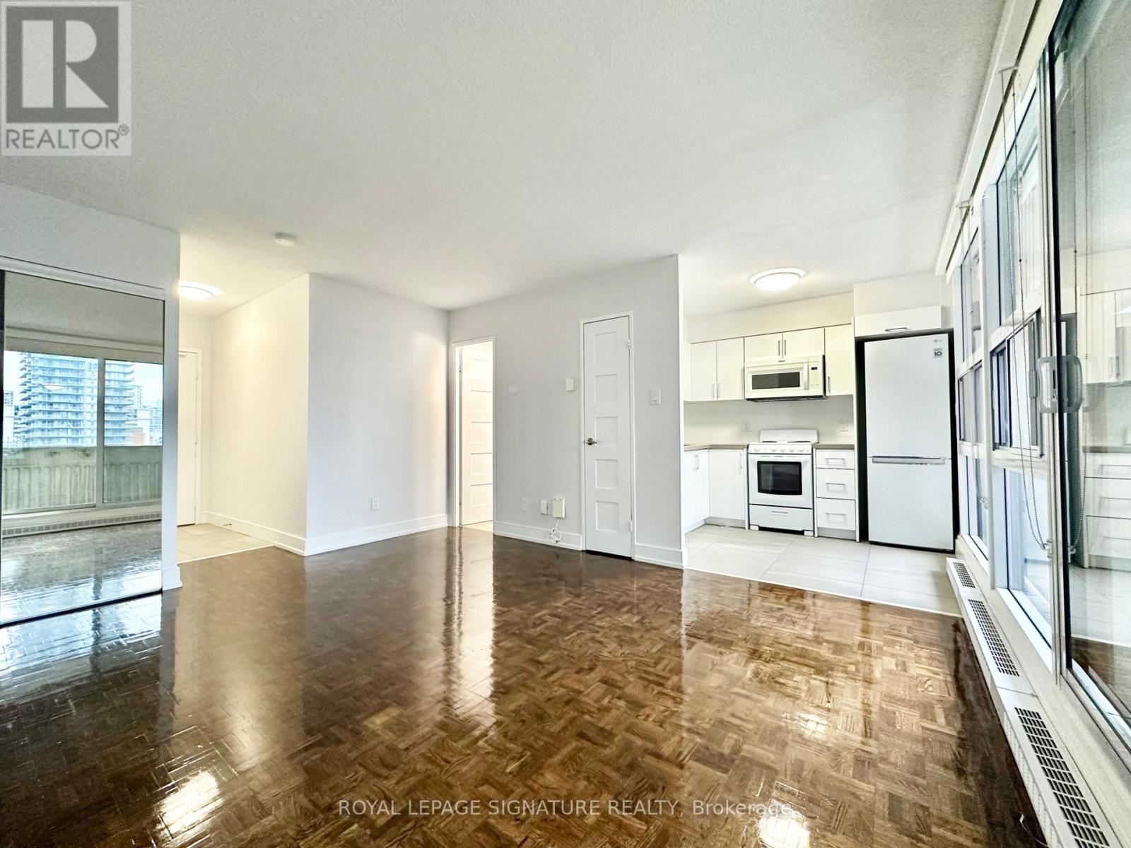 701 - 33 ISABELLA STREET