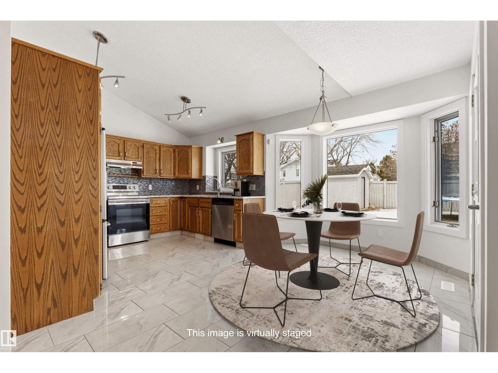 3668 31A ST NW, Edmonton