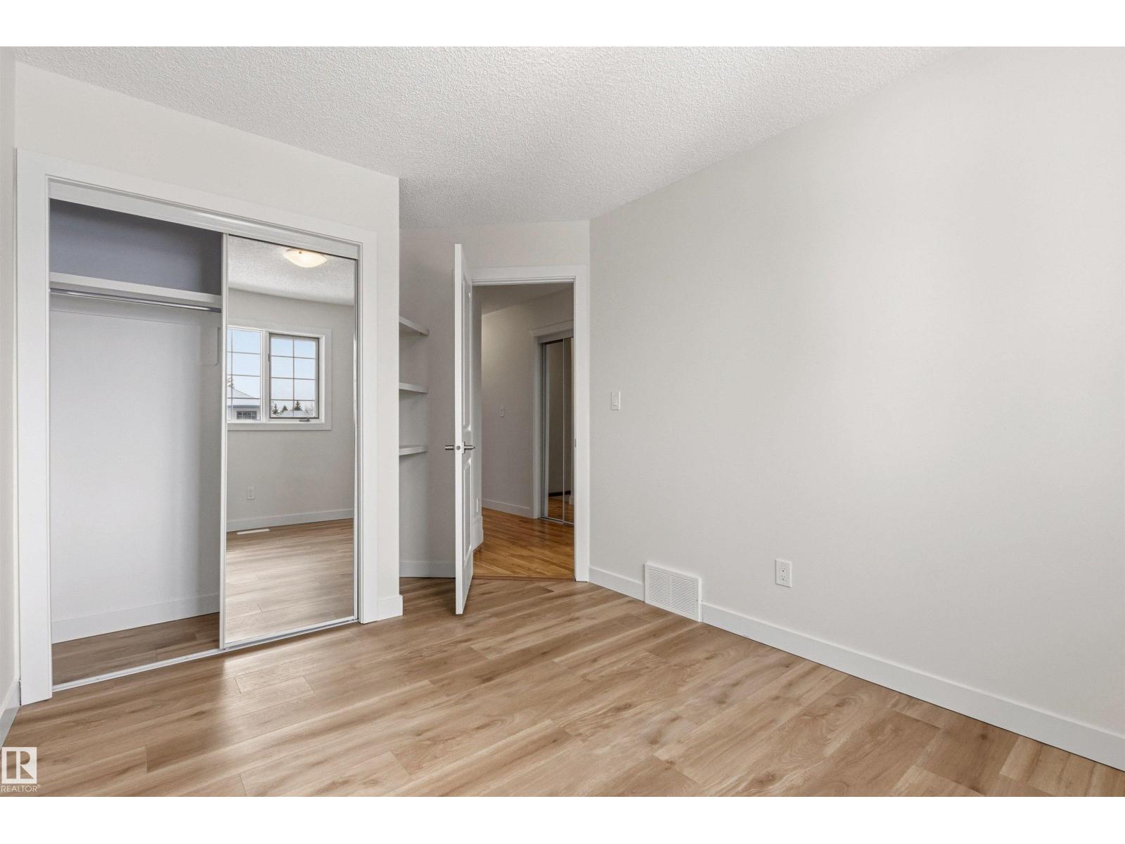 3668 31A ST NW, Edmonton