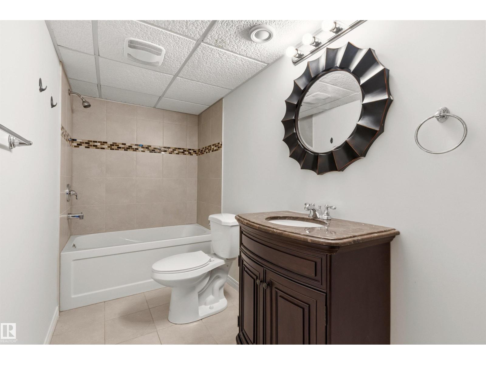 3668 31A ST NW, Edmonton