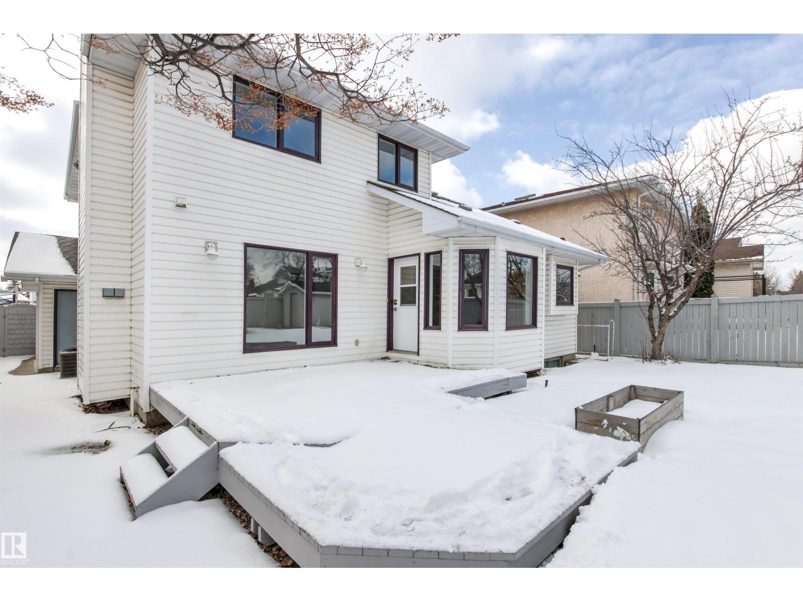 3668 31A ST NW, Edmonton