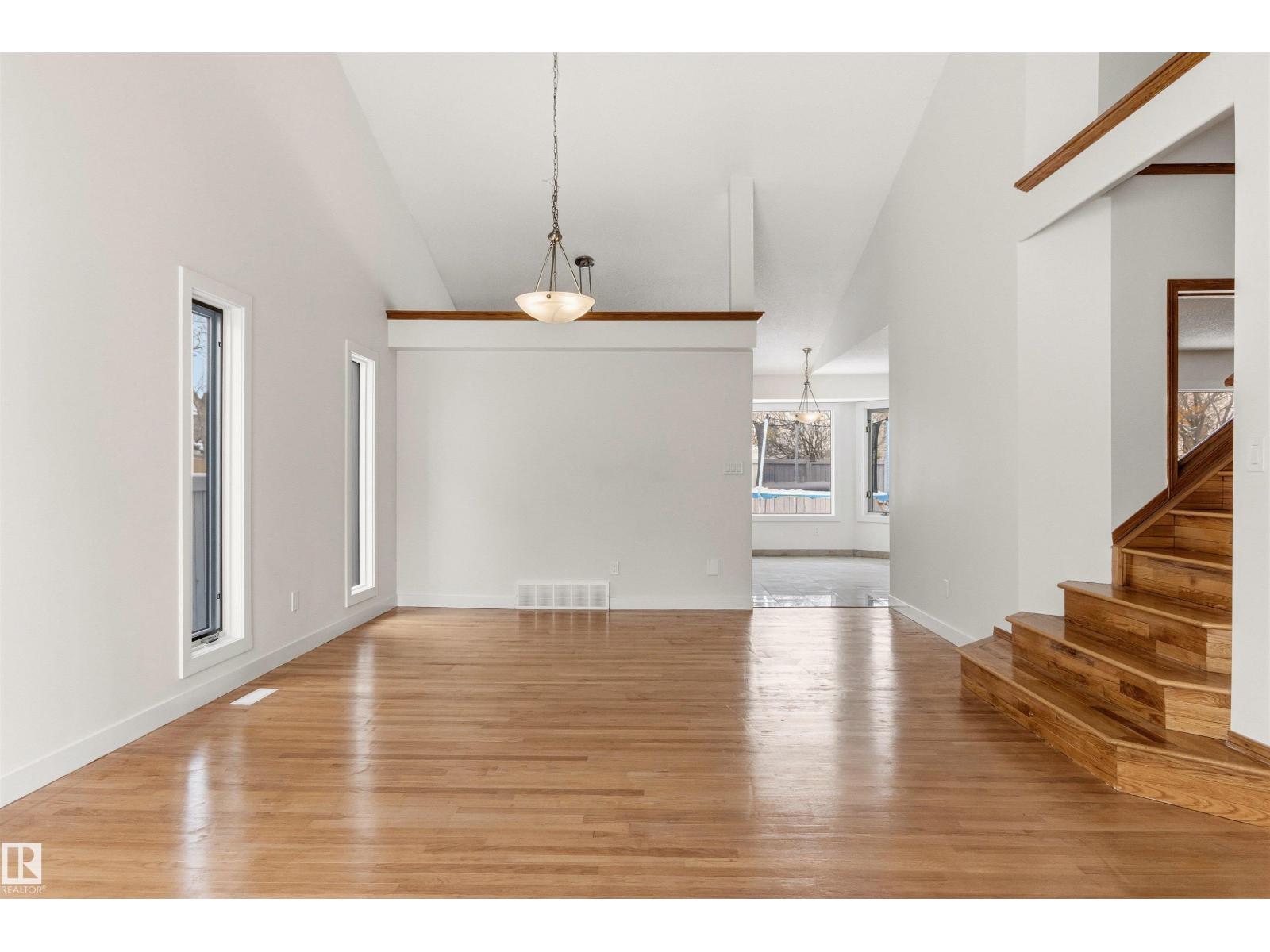 3668 31A ST NW, Edmonton