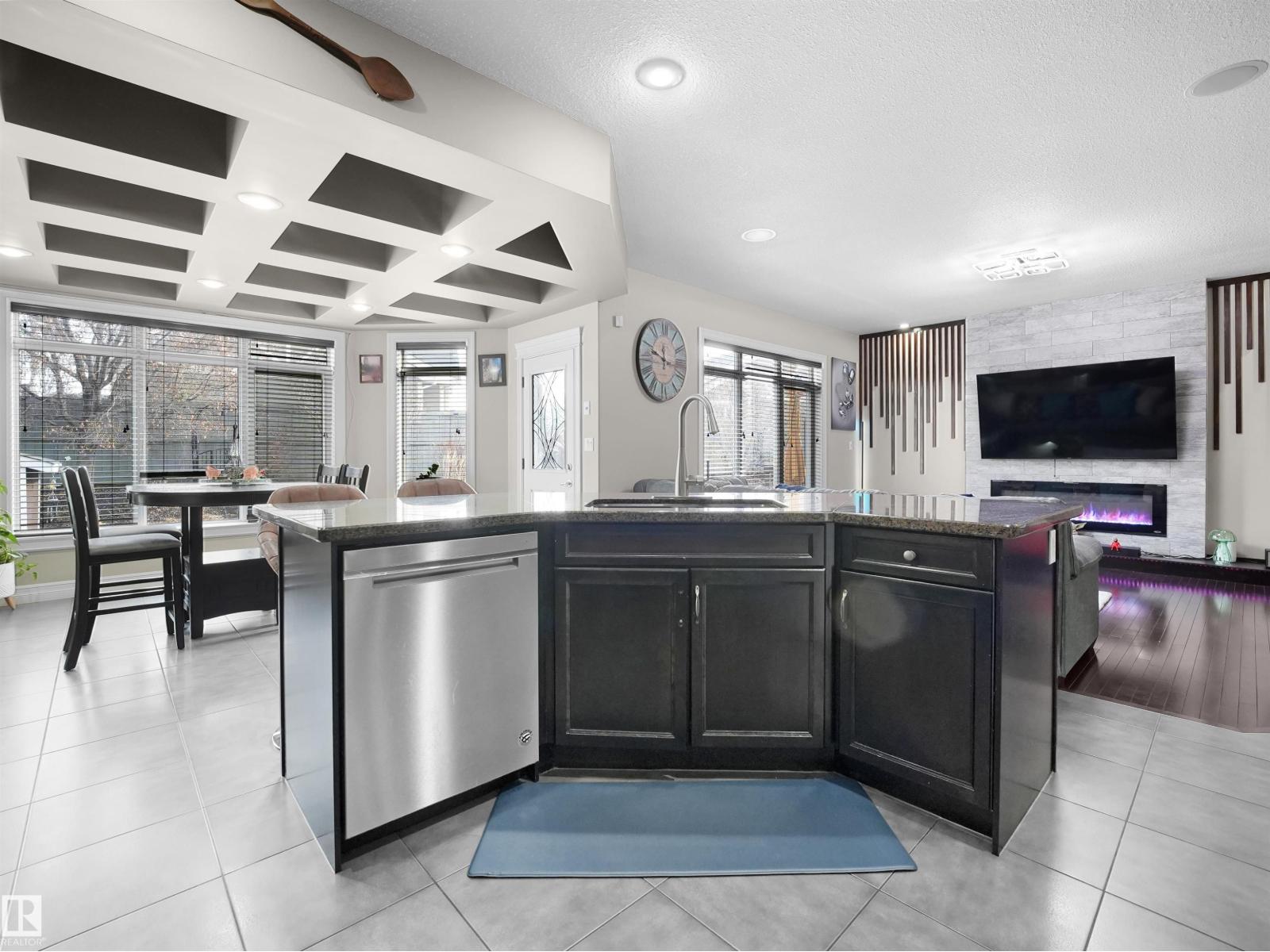 2422 WARRY PL SW SW, Edmonton