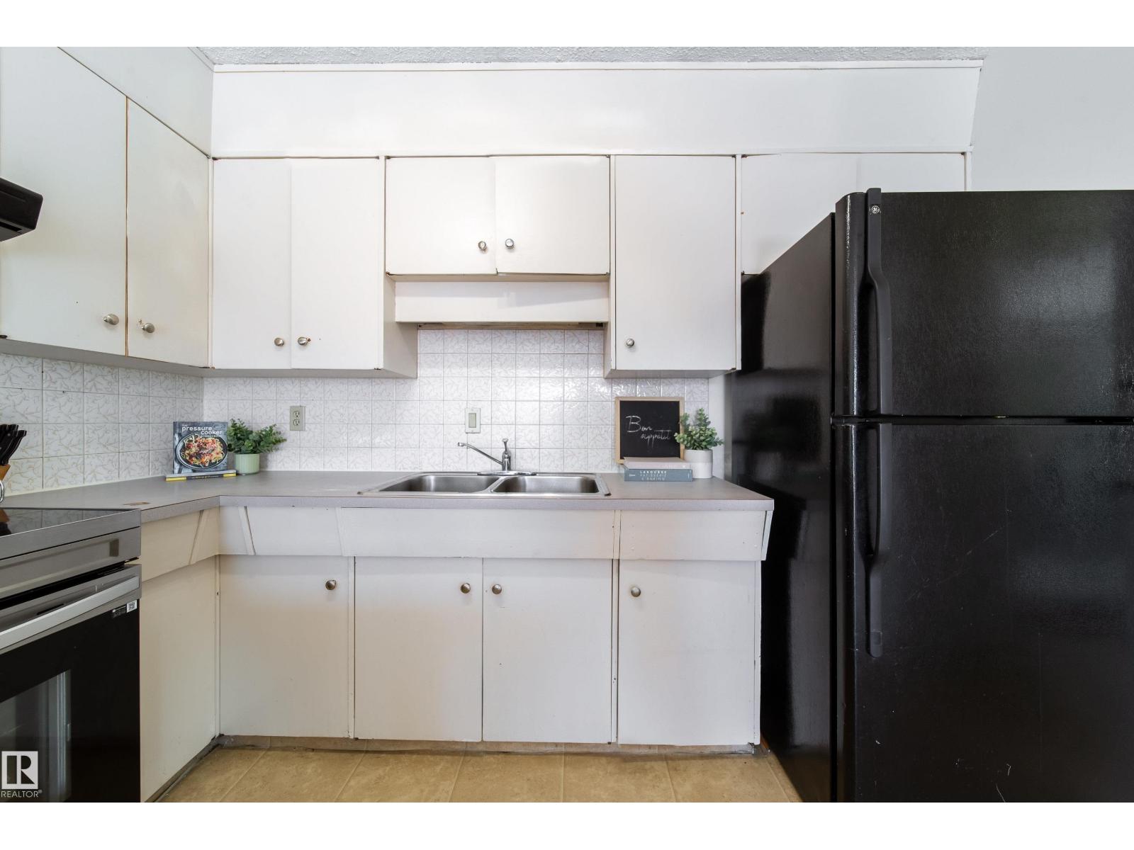 3518 78 ST NW, Edmonton