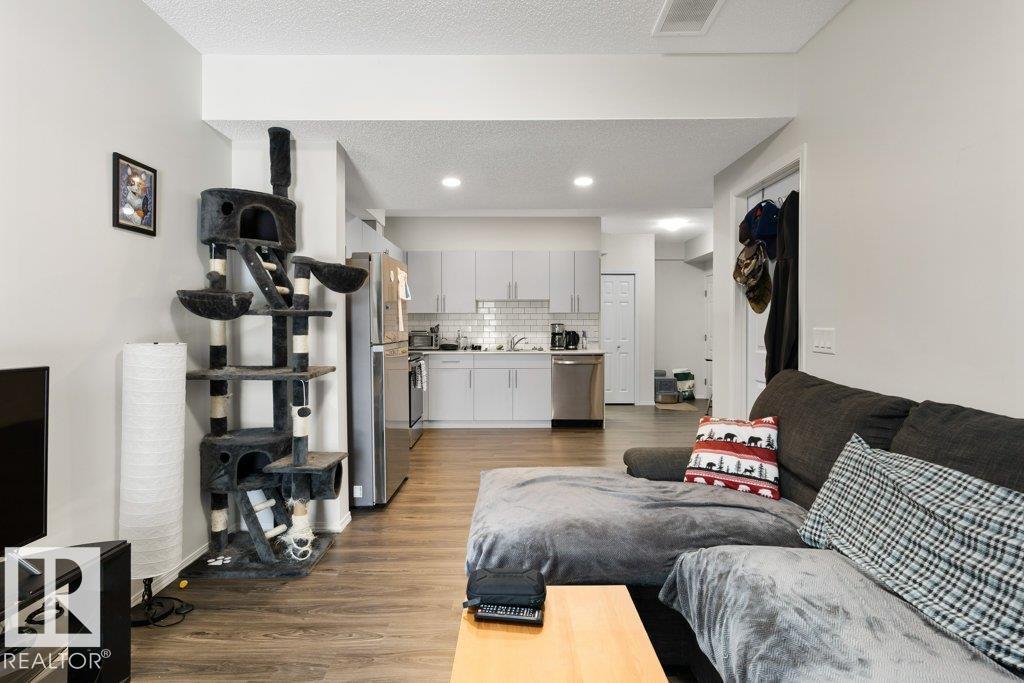 9939 222 ST NW, Edmonton