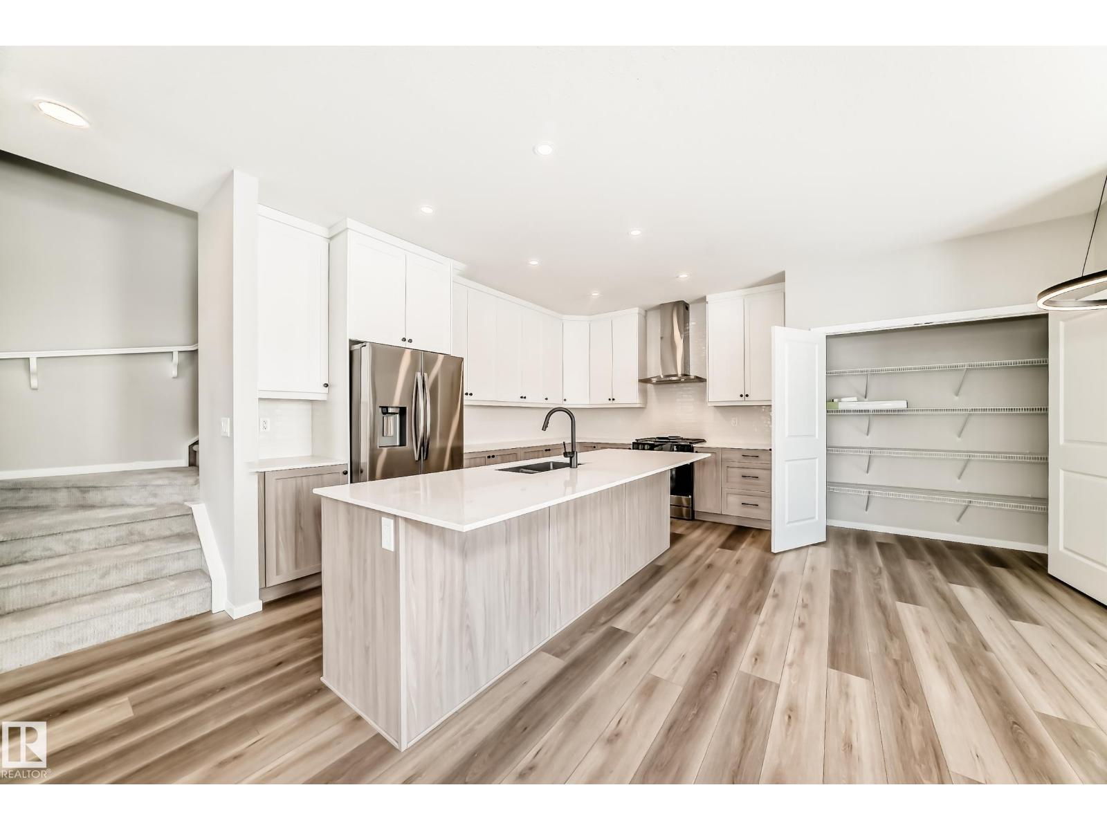 840 STILLWATER BV NW, Edmonton