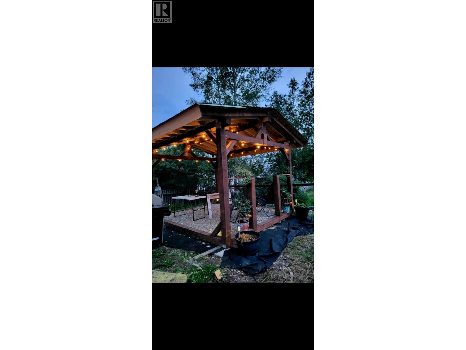 13 MANSON CRESCENT - 12