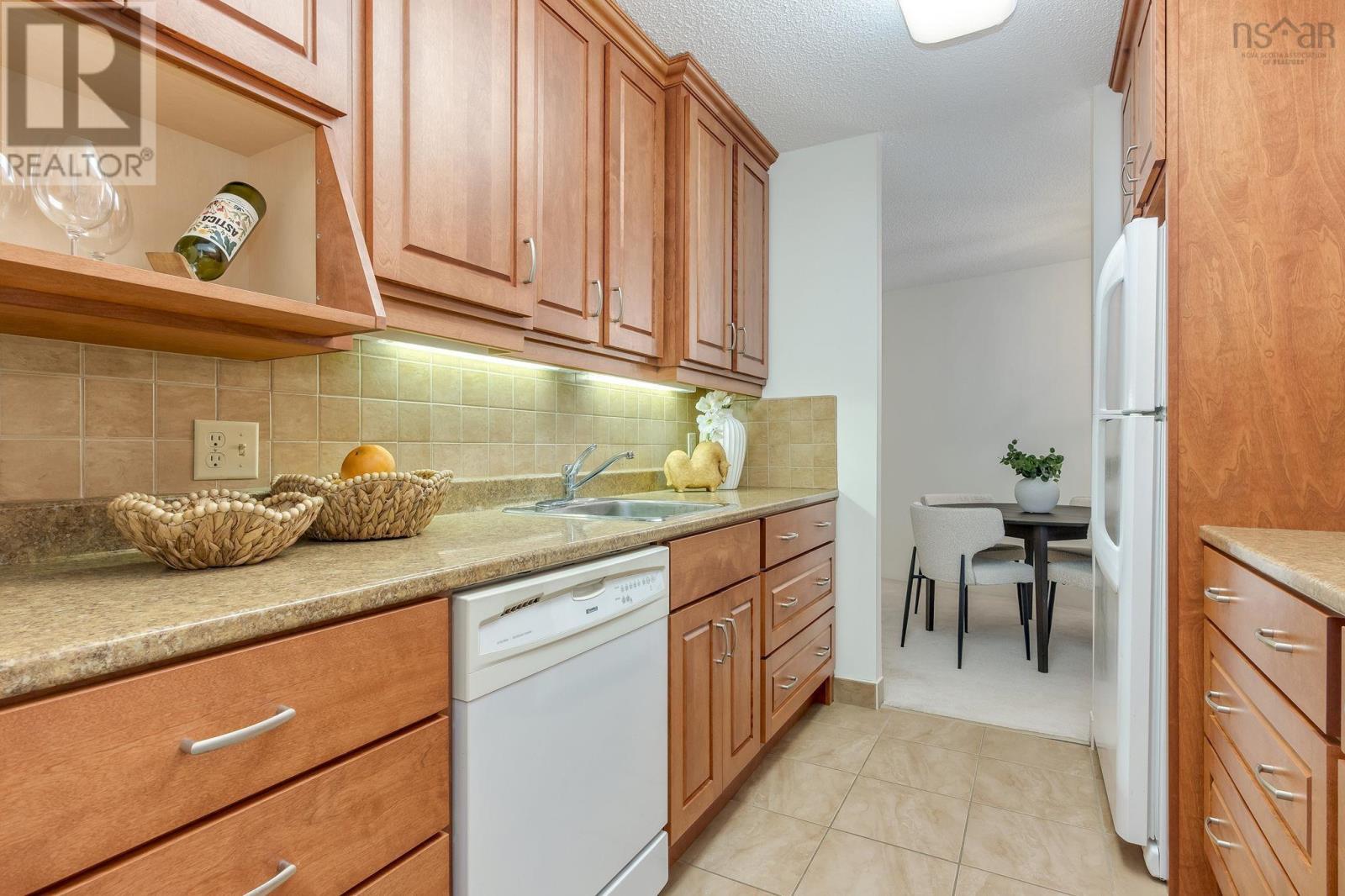 Property 32 of 35 of 306 5570 Heatherwood Court