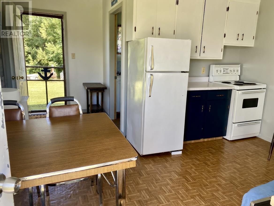 280 MACADAM Road - 9