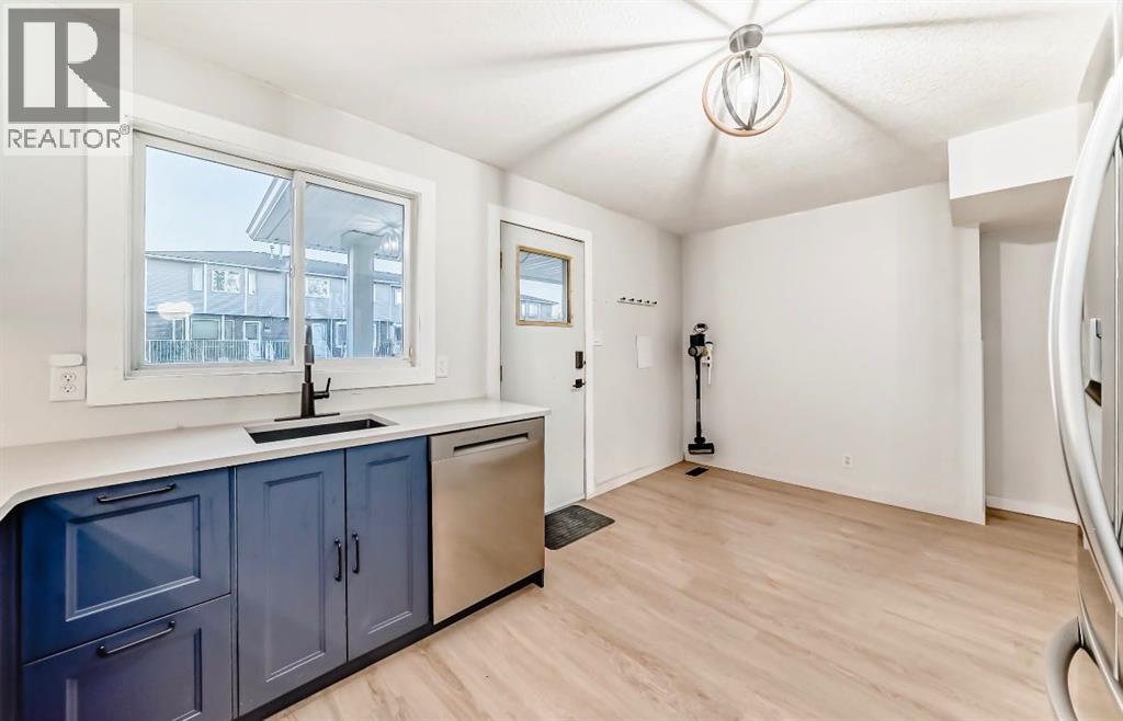 423 Regal Park NE, Calgary, Alberta