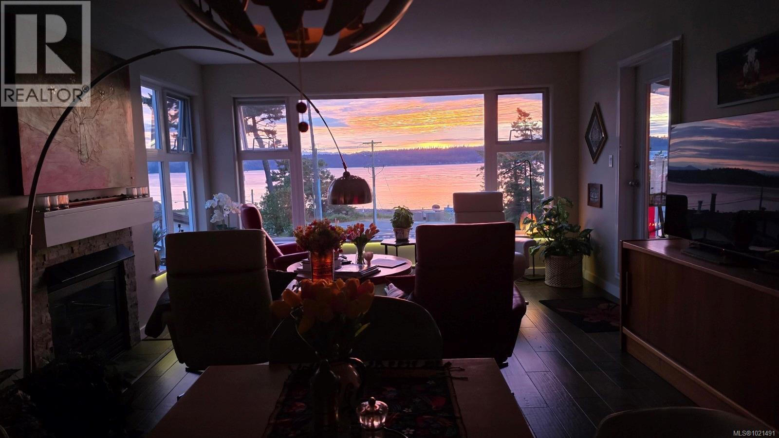 318 350 Island Hwy S, Campbell River