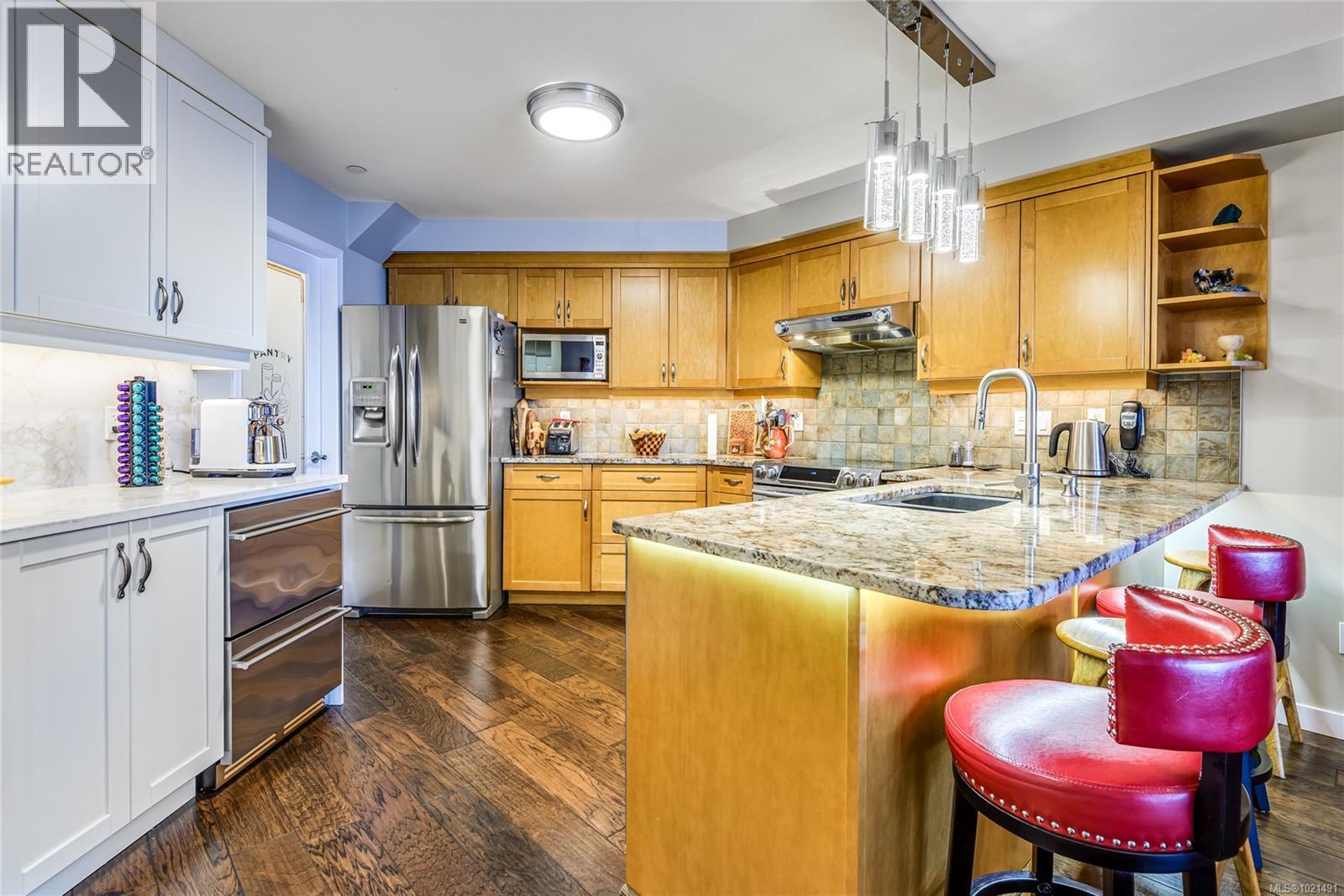 318 350 Island Hwy S, Campbell River