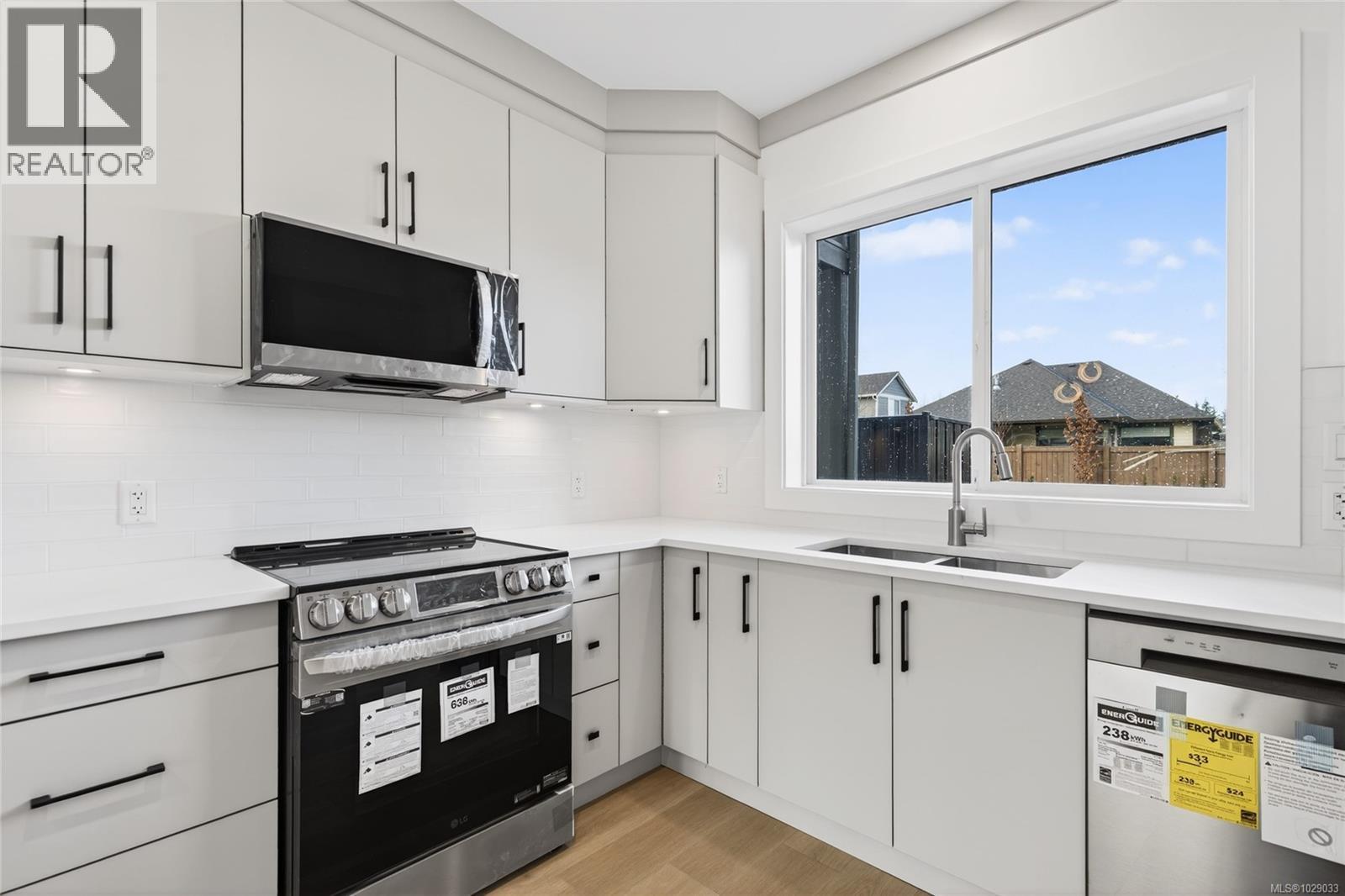 #4 704 BEAVER CREEK BLVD - Image 3