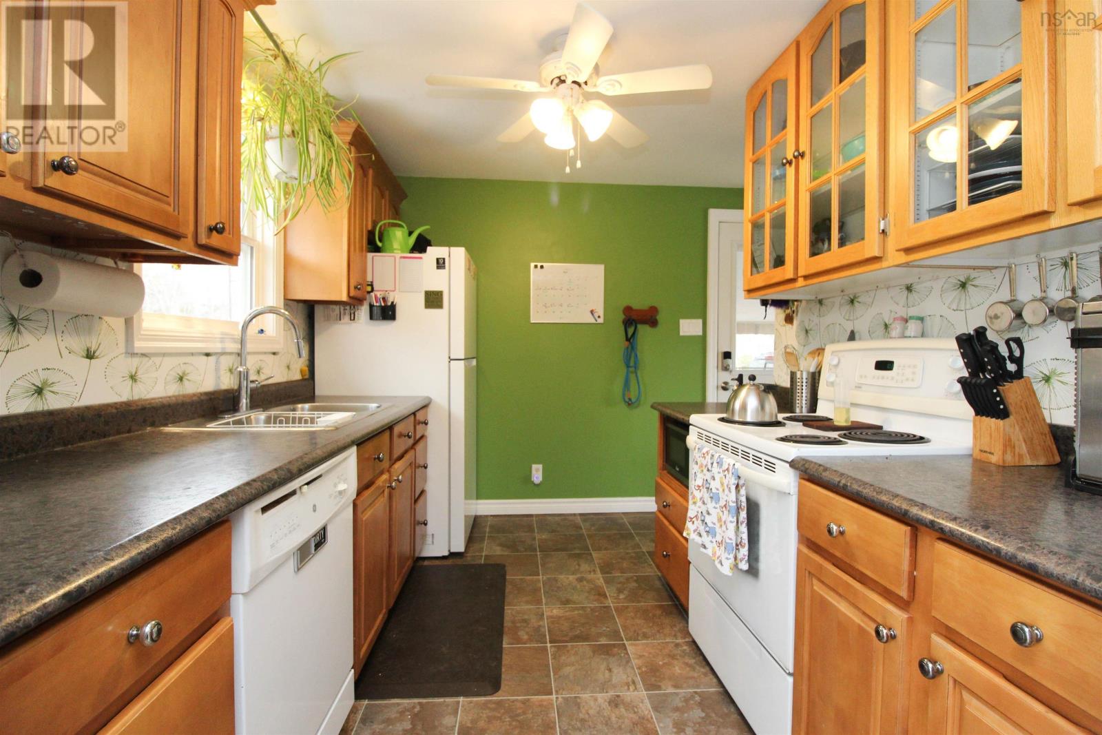 Property 36 of 38 of 72 Morley Avenue