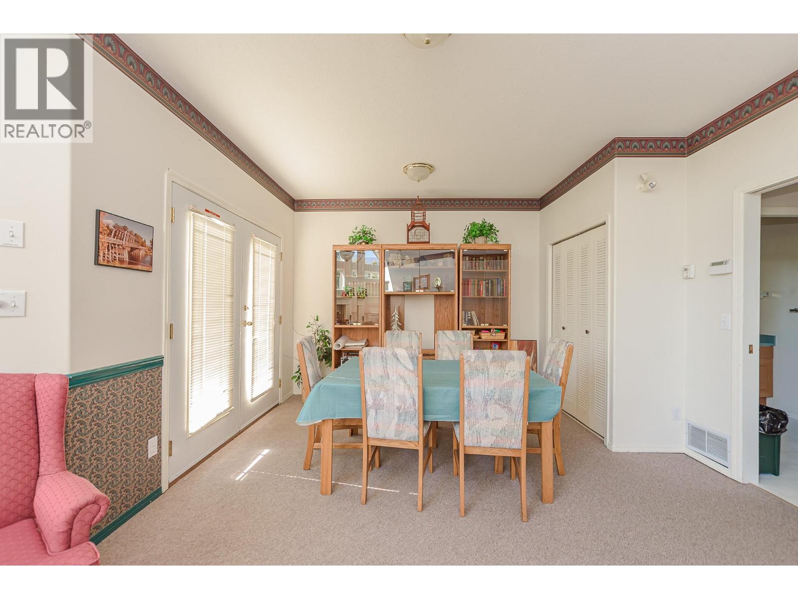 #45 303 Regent Avenue - 34