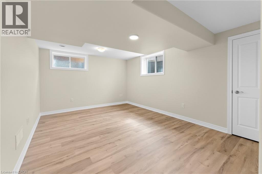 33 CINNAMON Street - 40