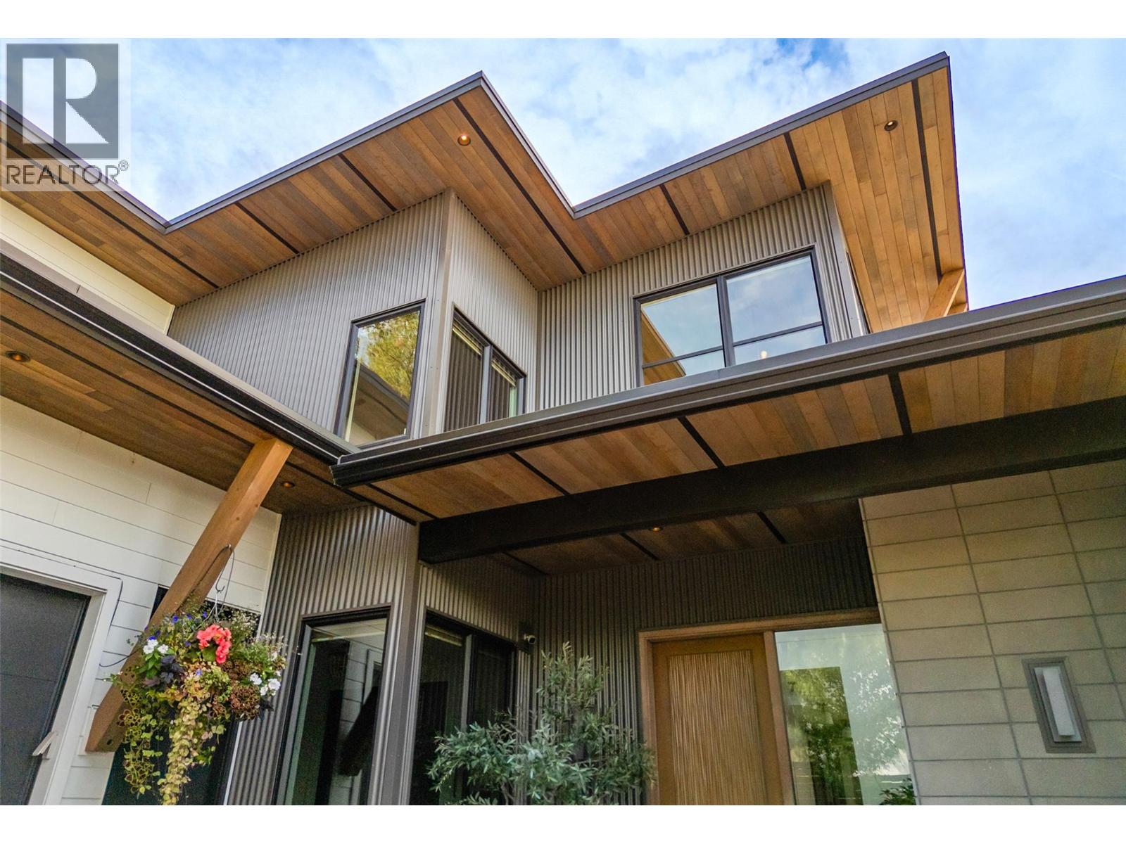  763 Barnaby Road, Kelowna