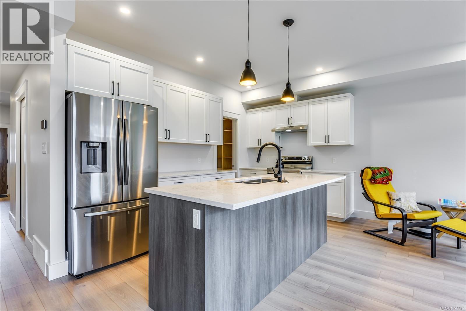 #36 1090 EVERGREEN RD - 7