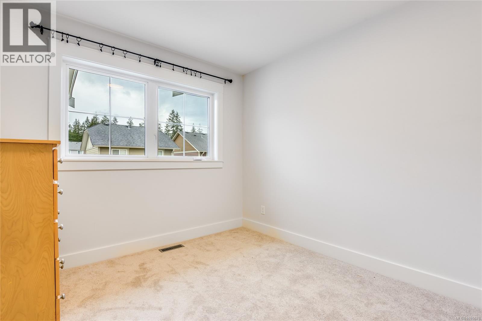 #36 1090 EVERGREEN RD - 35