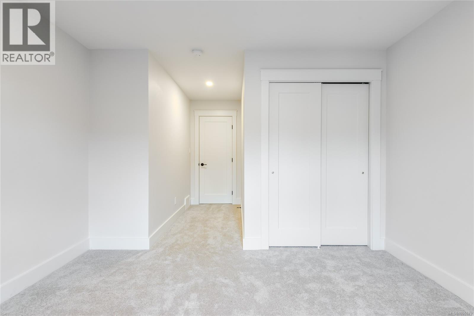 #36 1090 Evergreen Rd - 32