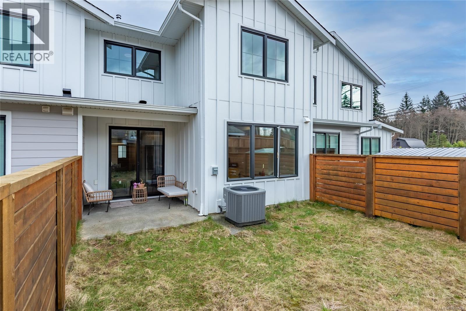 #36 1090 EVERGREEN RD - 42