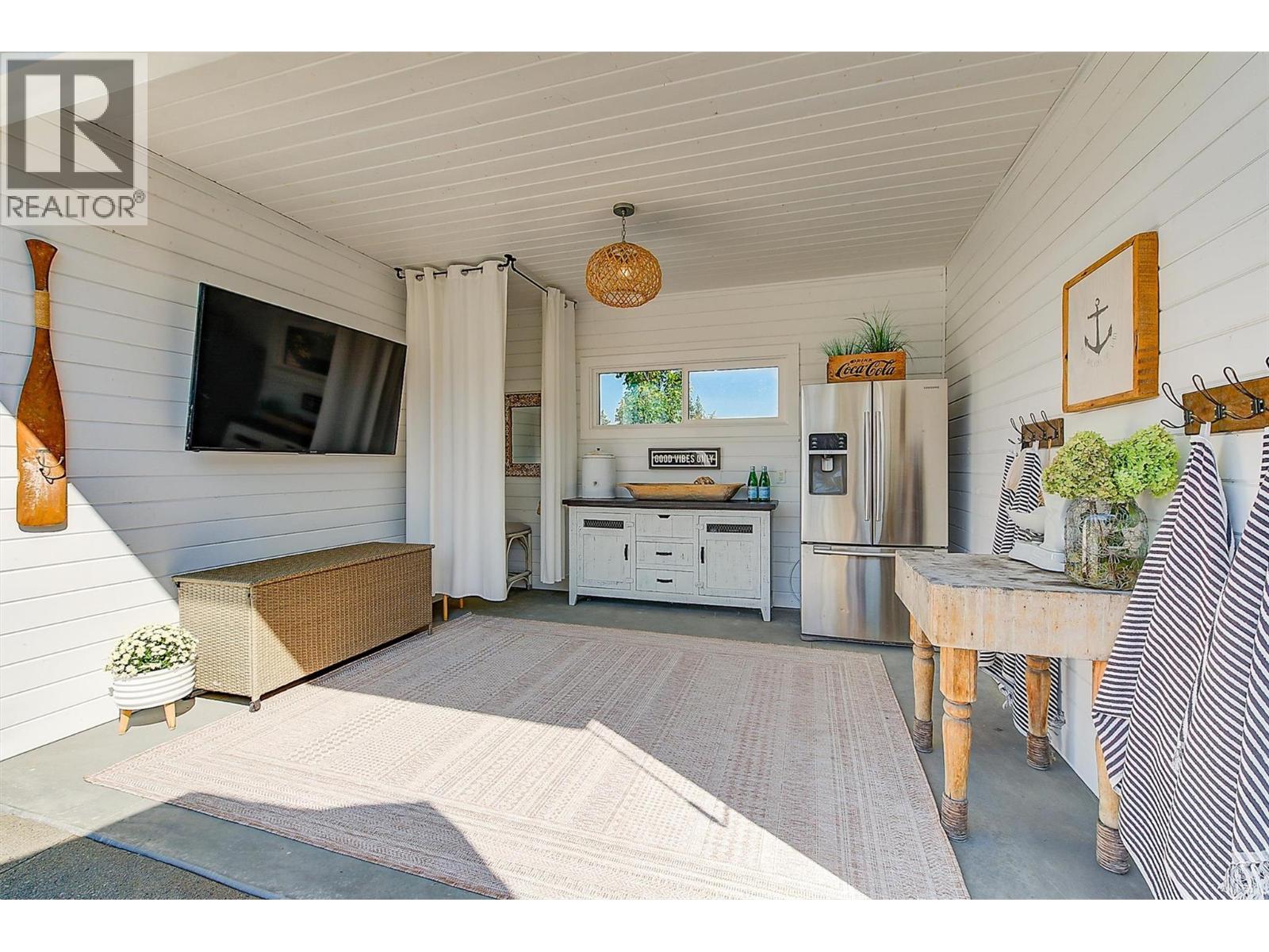  763 Barnaby Road, Kelowna