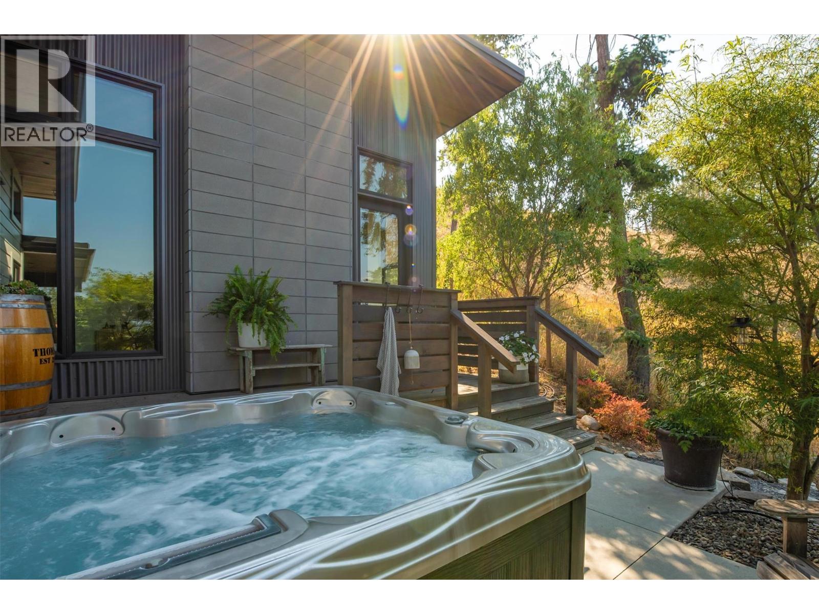  763 Barnaby Road, Kelowna