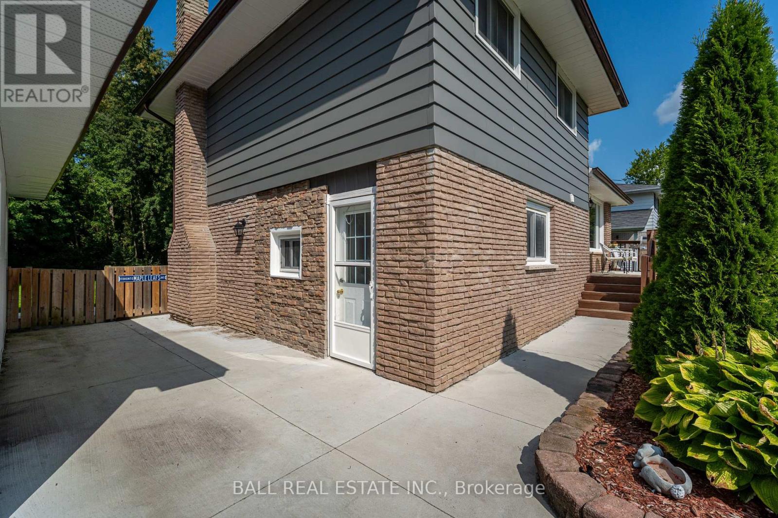 166 VICTORIA DRIVE - 10