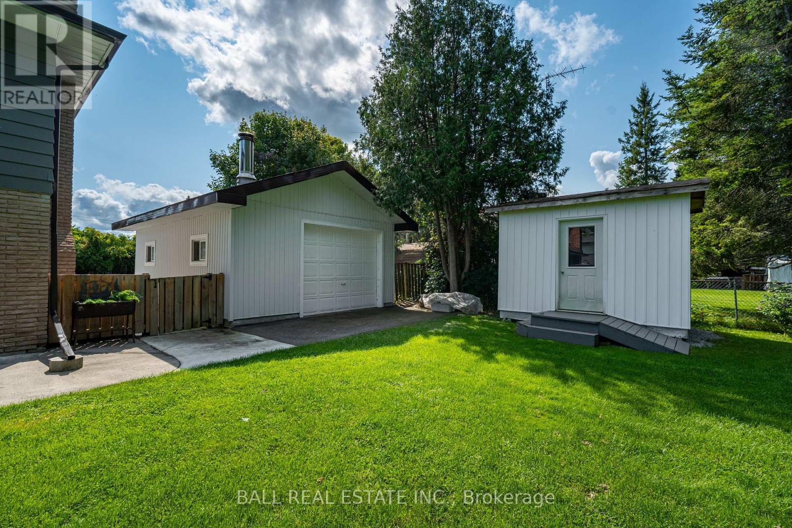 166 VICTORIA DRIVE - 38