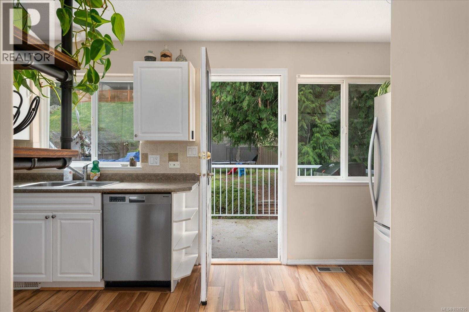 5541 HAMMOND BAY RD - 34