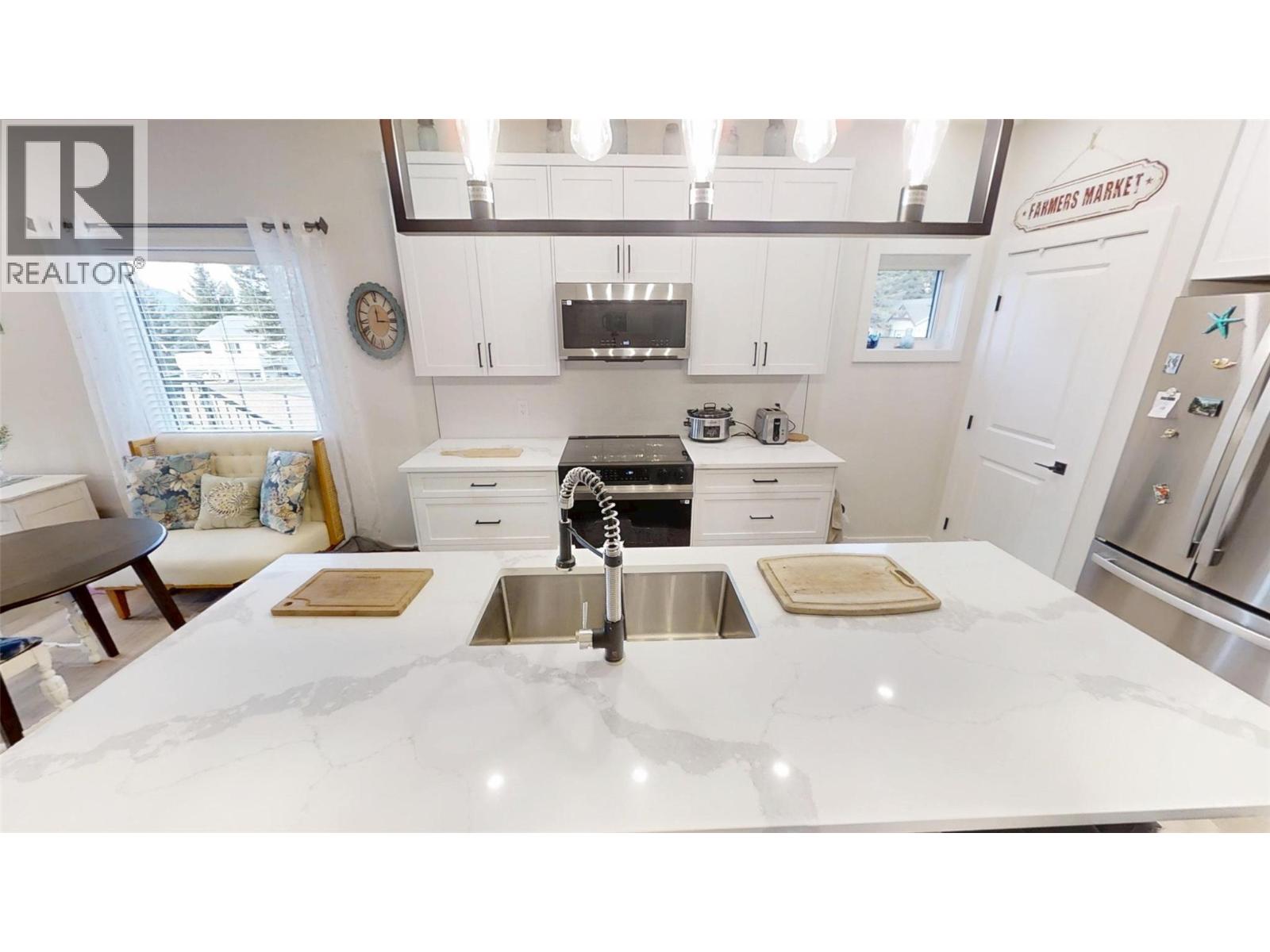 4820 Ridge Road Unit# 1, Radium Hot Springs