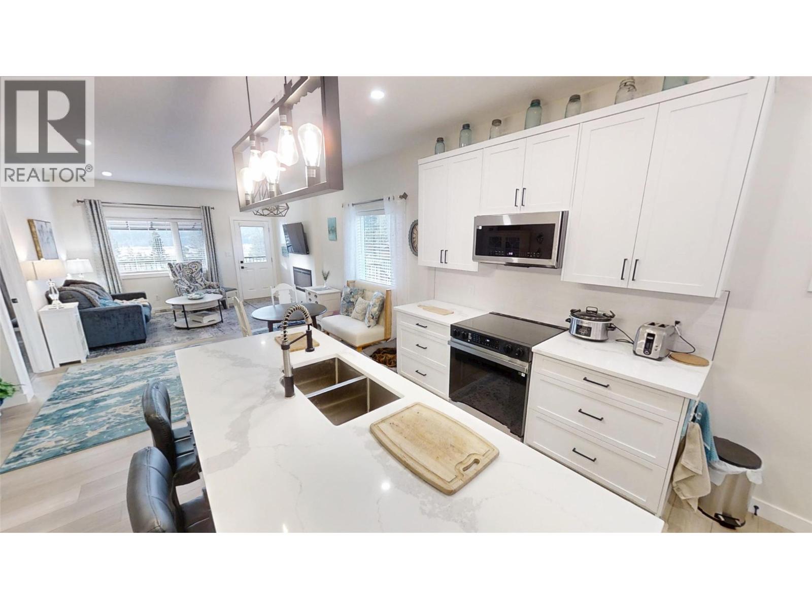 4820 Ridge Road Unit# 1, Radium Hot Springs