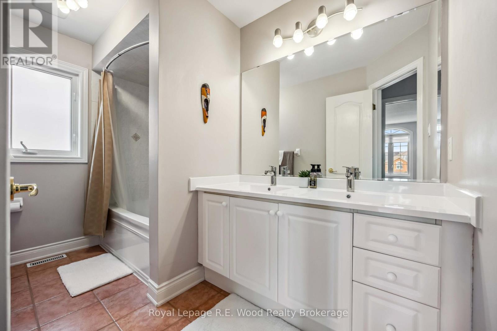 3 LORWOOD COURT - 28