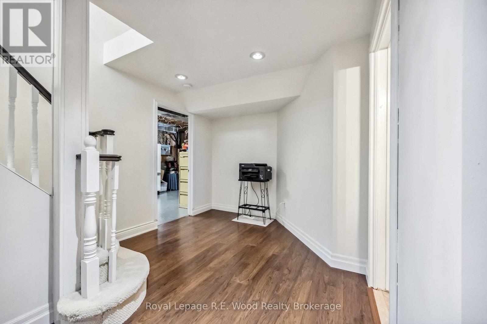 3 LORWOOD COURT - 30