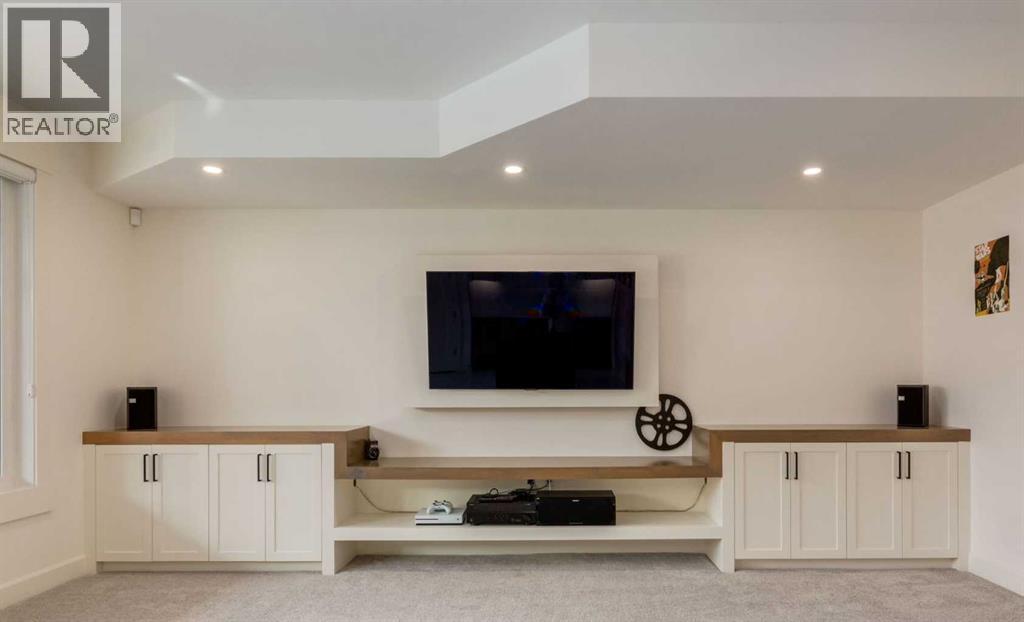 Single Family House for Sale in   Street NW West Hillhurst Calgary 