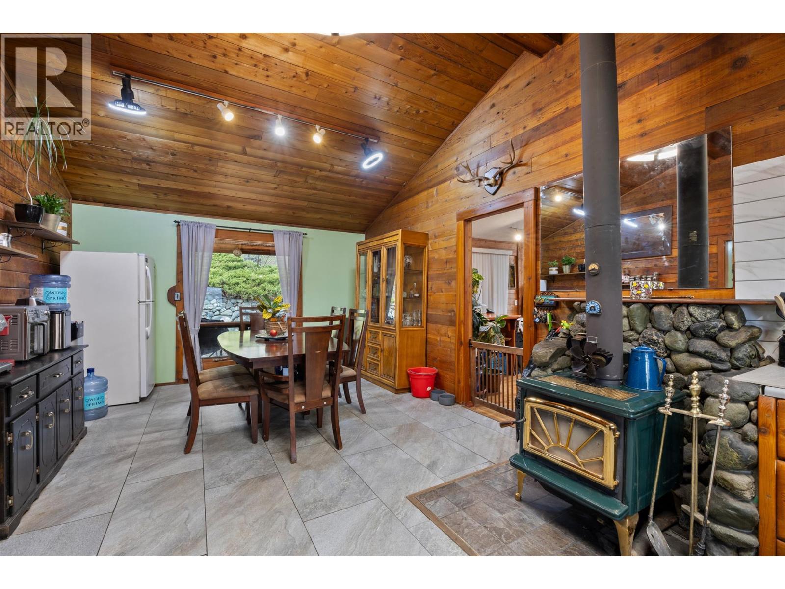 7050 Westsyde Road, Kamloops