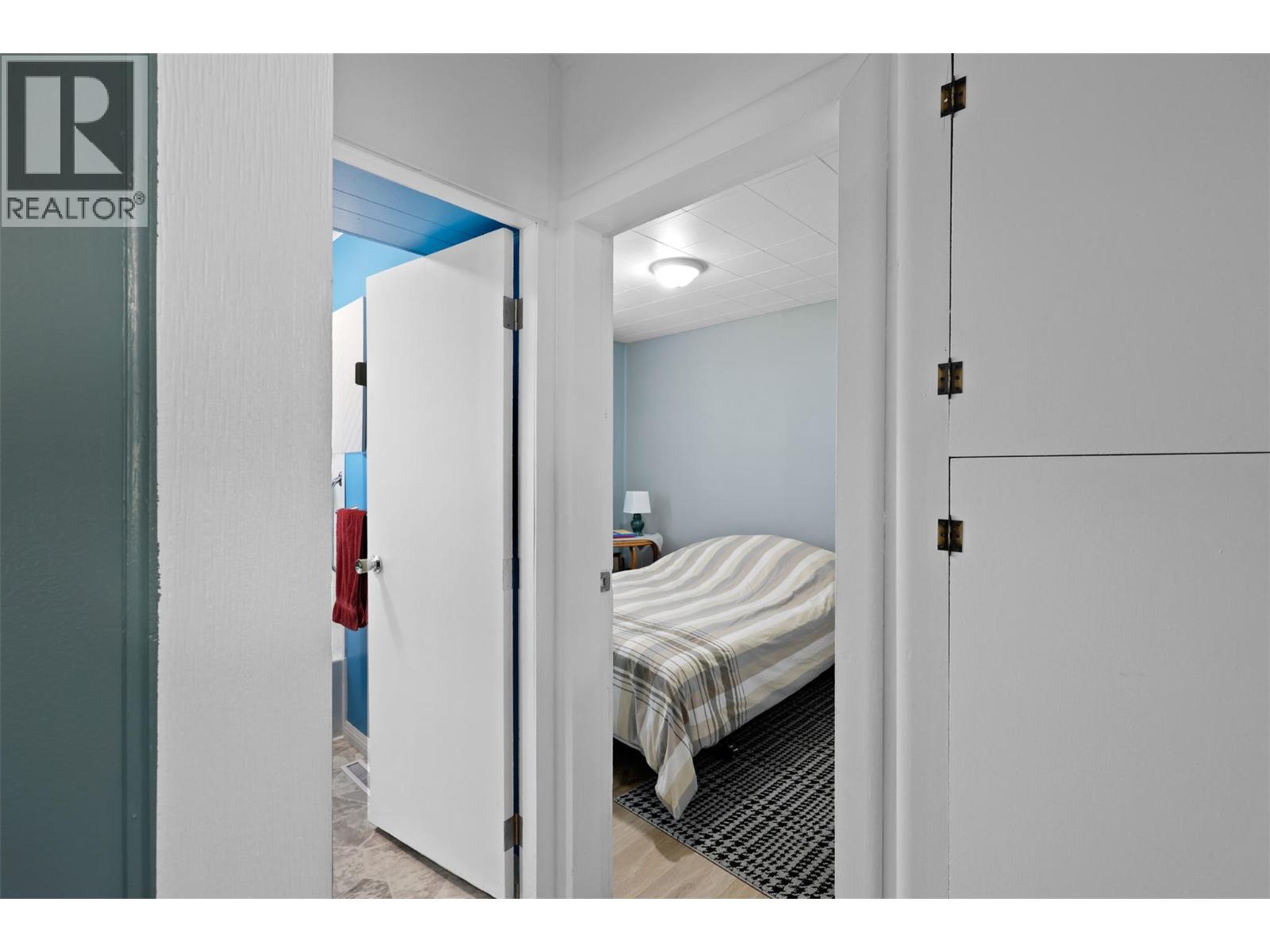 315 Pine Street, Chase