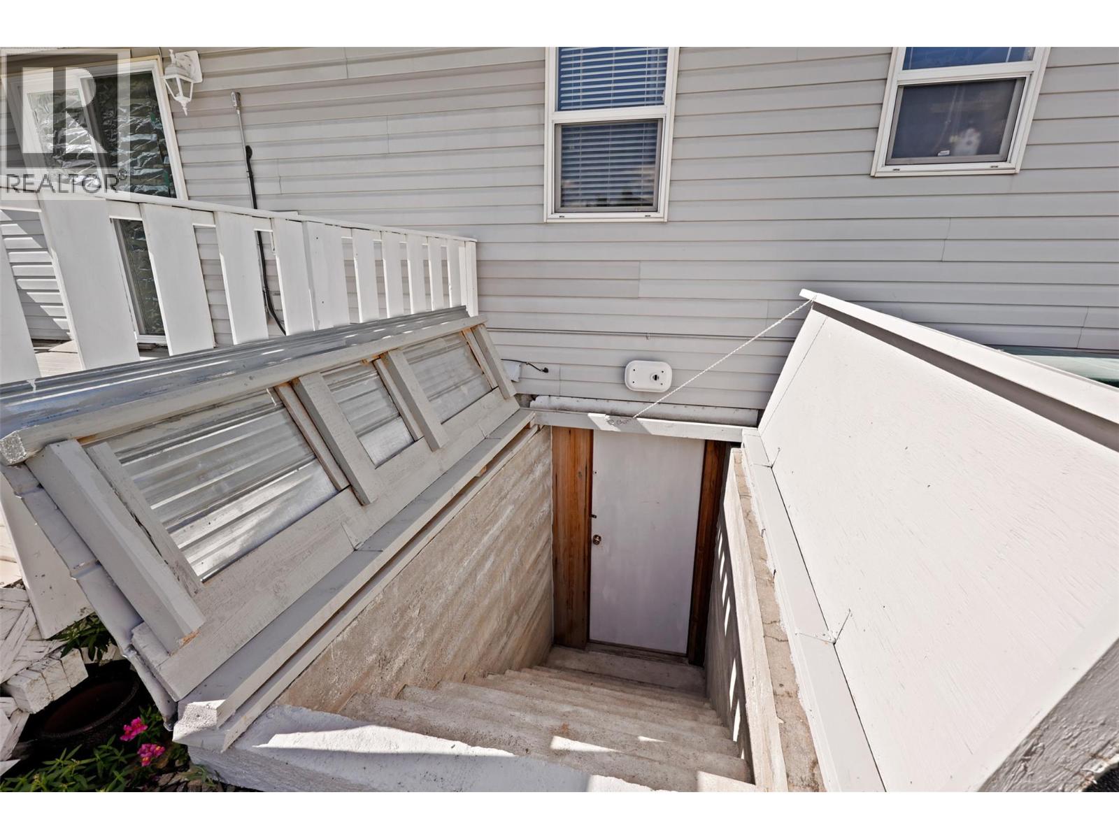 315 Pine Street, Chase