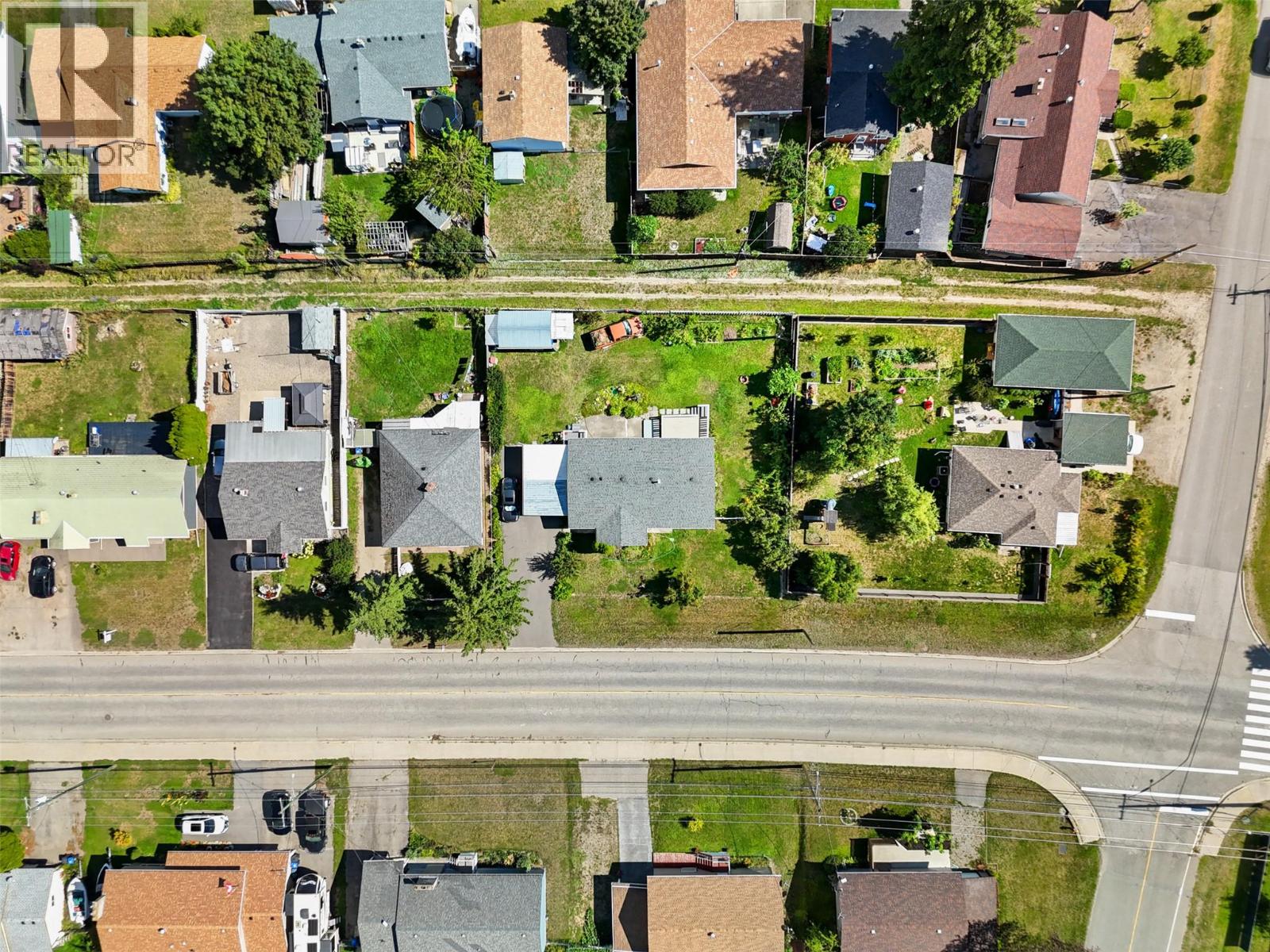 315 Pine Street, Chase