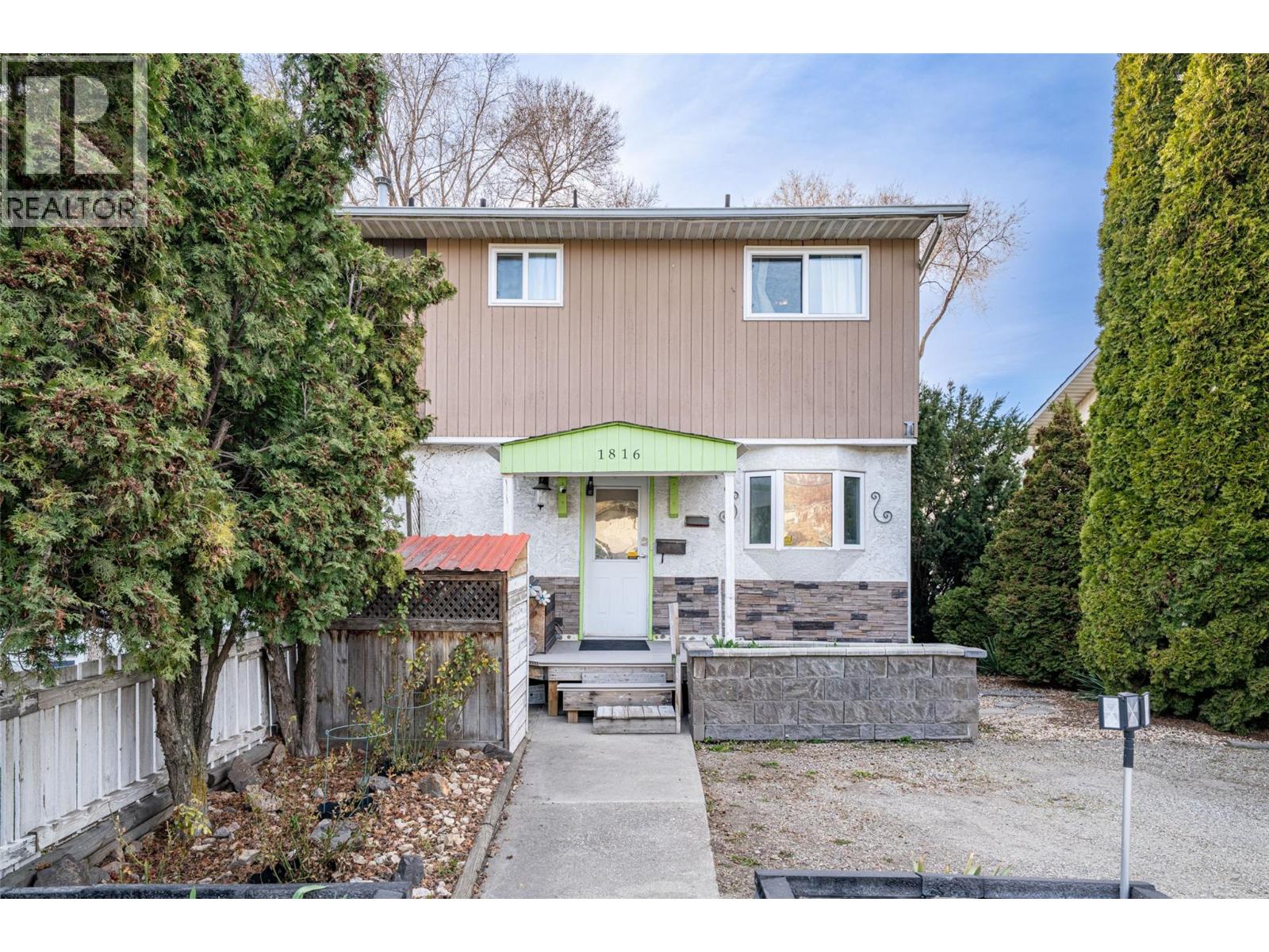 1816 43 Street, Vernon