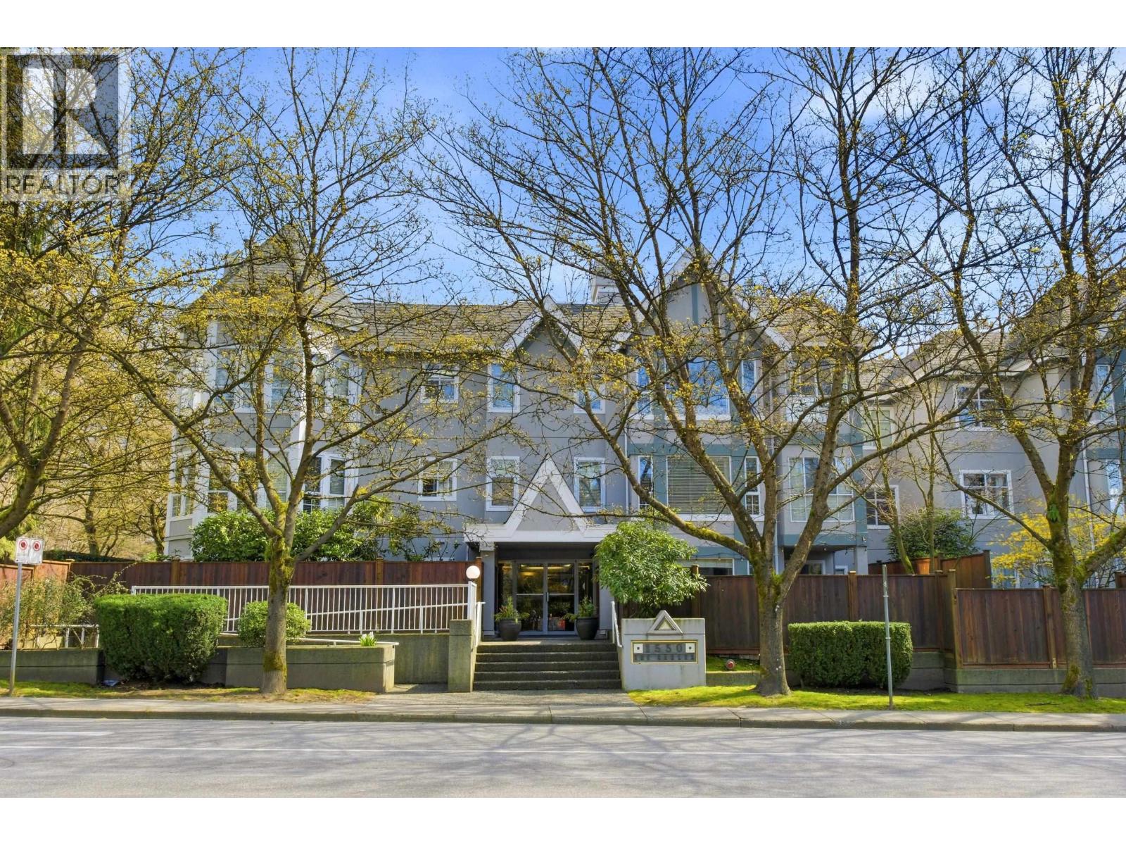 204 1550 FELL AVENUE, North Vancouver