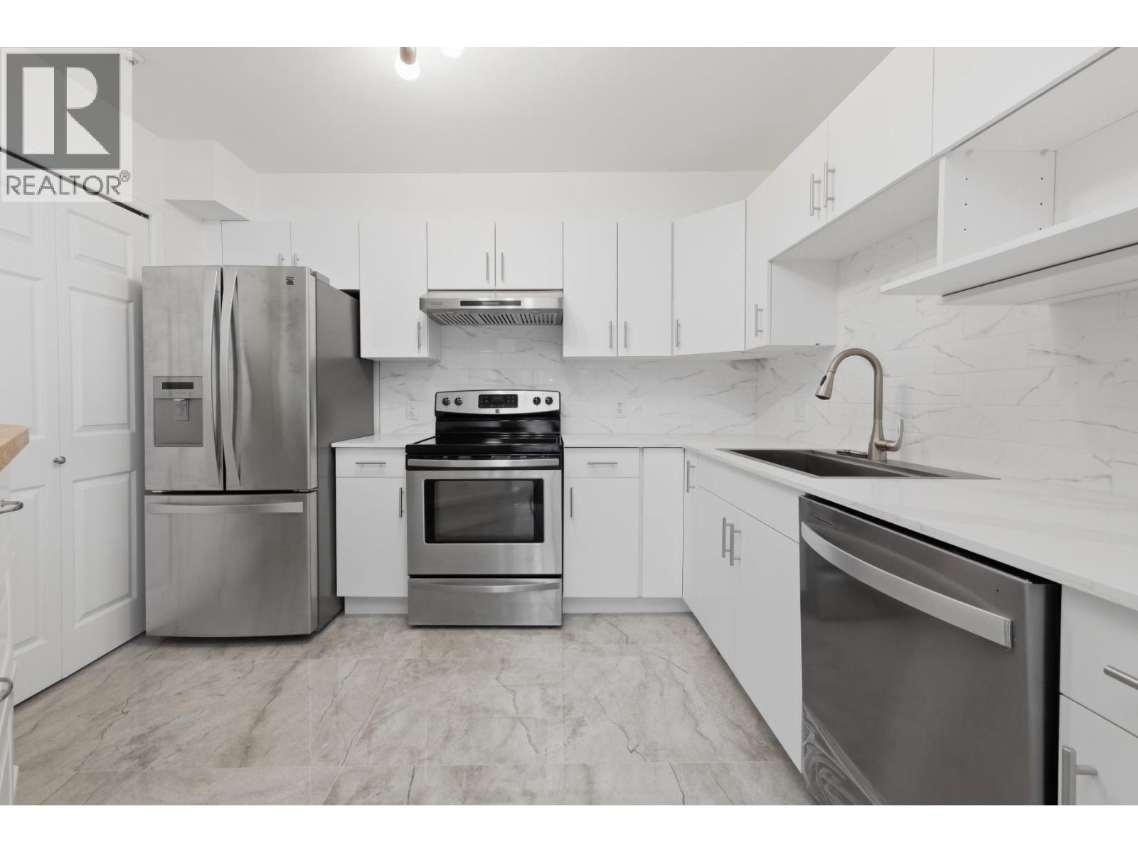 204 1550 FELL AVENUE, North Vancouver