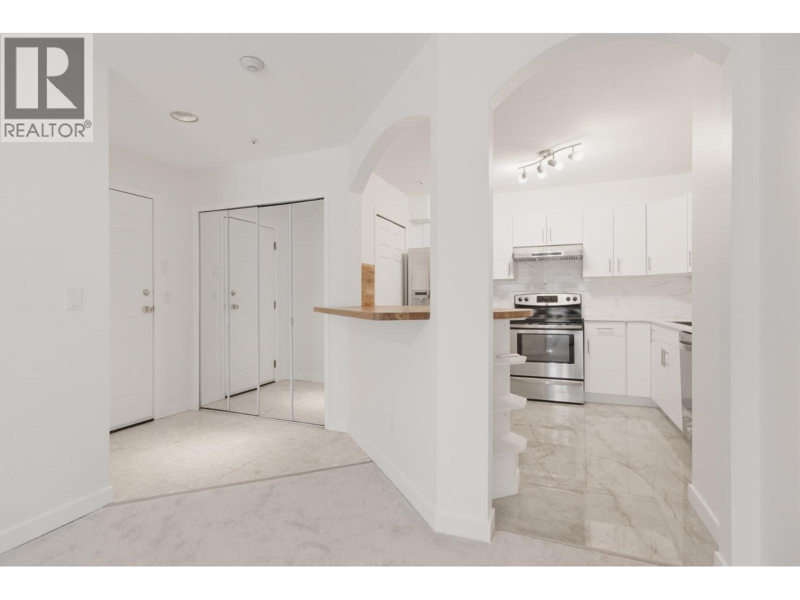 204 1550 FELL AVENUE, North Vancouver