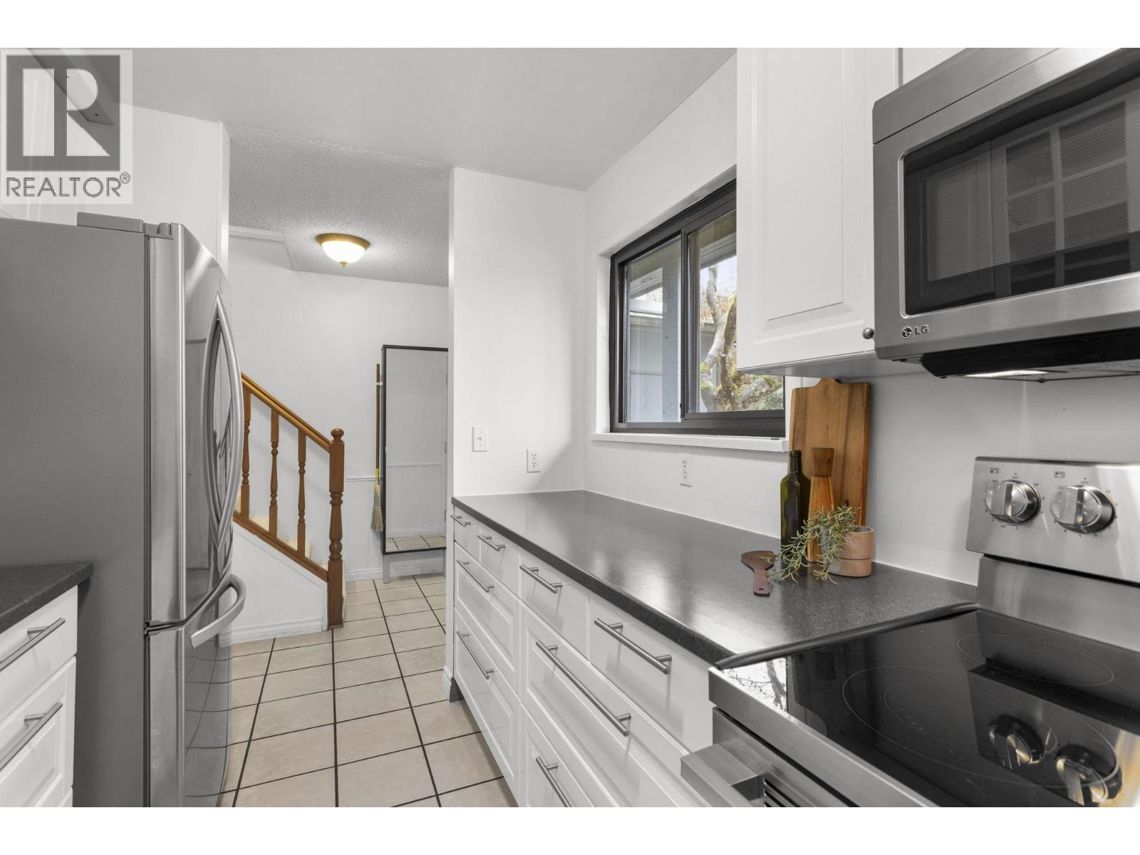 865 BLACKSTOCK ROAD, Port Moody