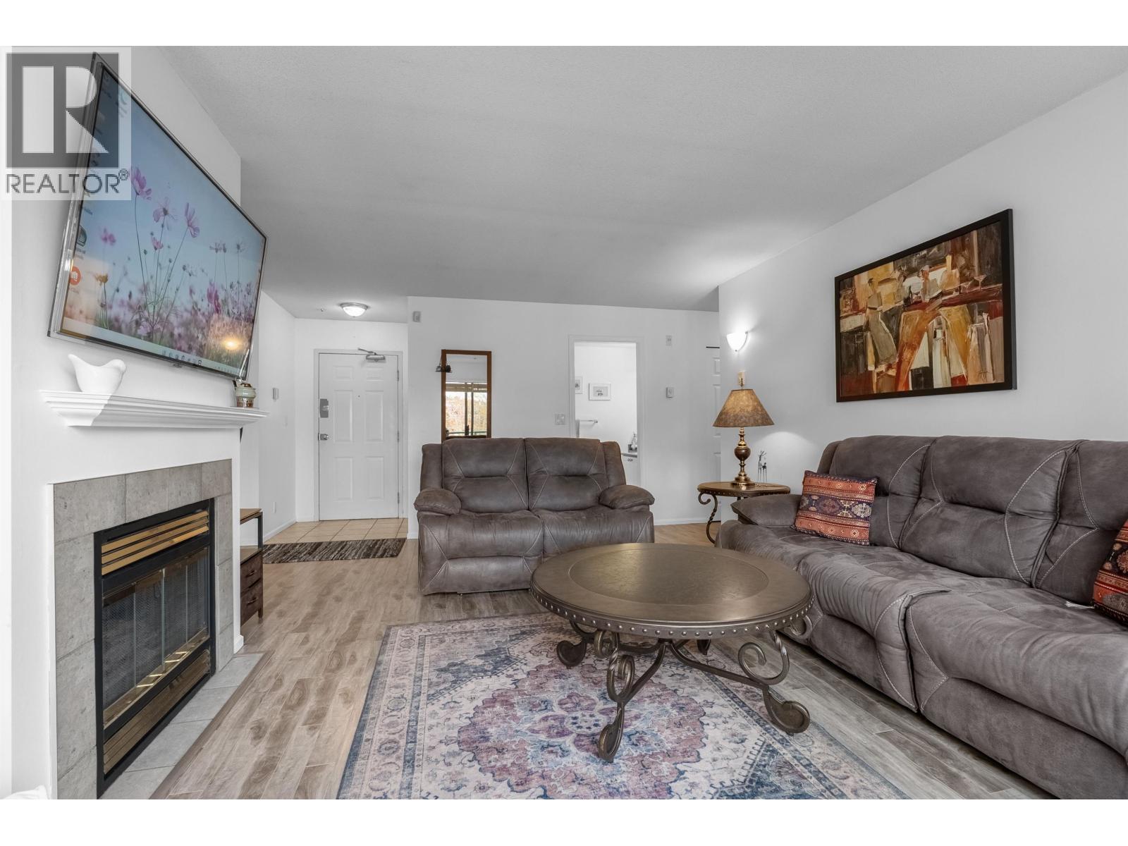 P12 223 MOUNTAIN HIGHWAY, North Vancouver